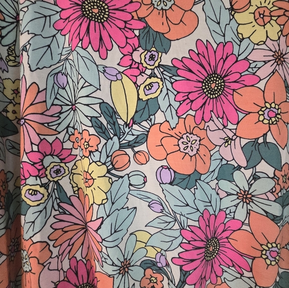 🥳 3/$30 The Zig Zag Stripe Multicolor Floral Print Blouse Size M - Picture 7 of 7